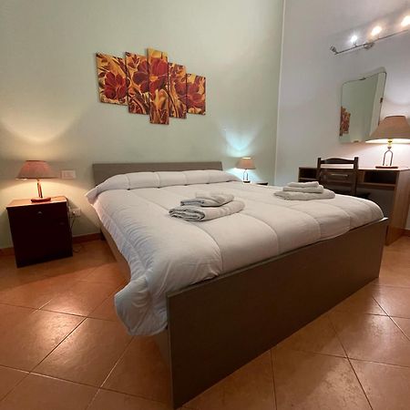 Hola Cathedral House Cadorna Appartement Palermo Buitenkant foto