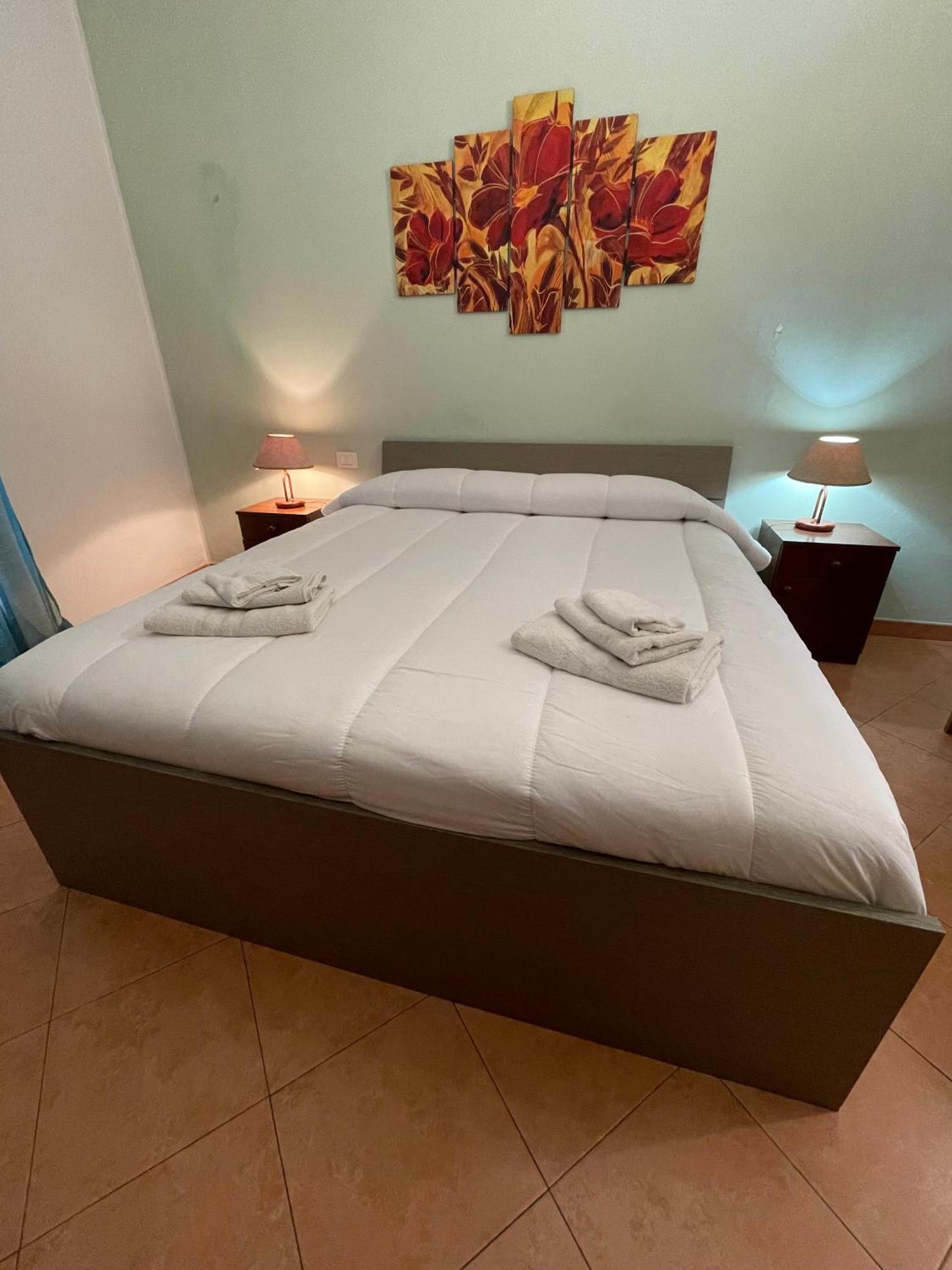 Hola Cathedral House Cadorna Appartement Palermo Buitenkant foto