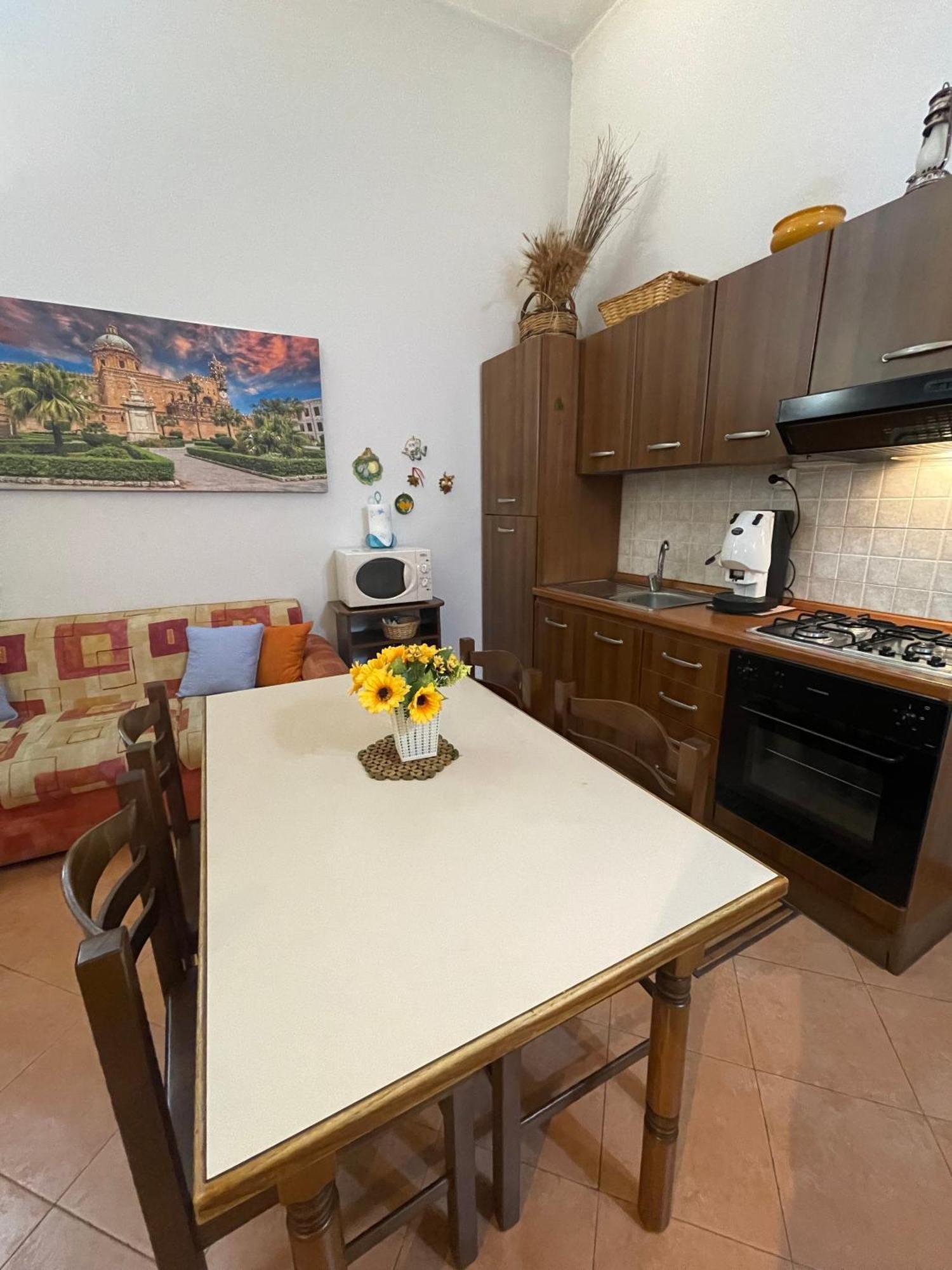 Hola Cathedral House Cadorna Appartement Palermo Buitenkant foto