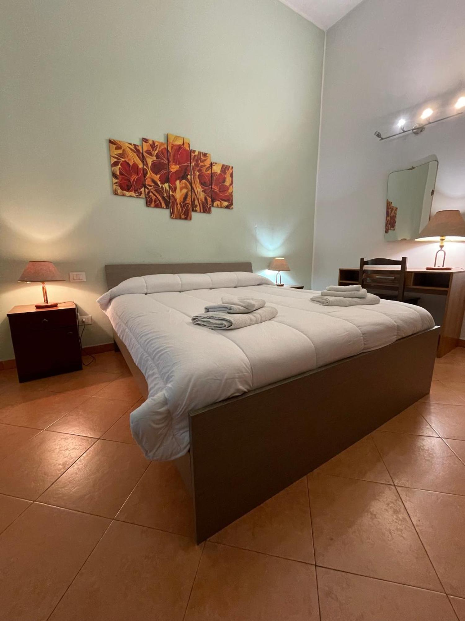 Hola Cathedral House Cadorna Appartement Palermo Buitenkant foto