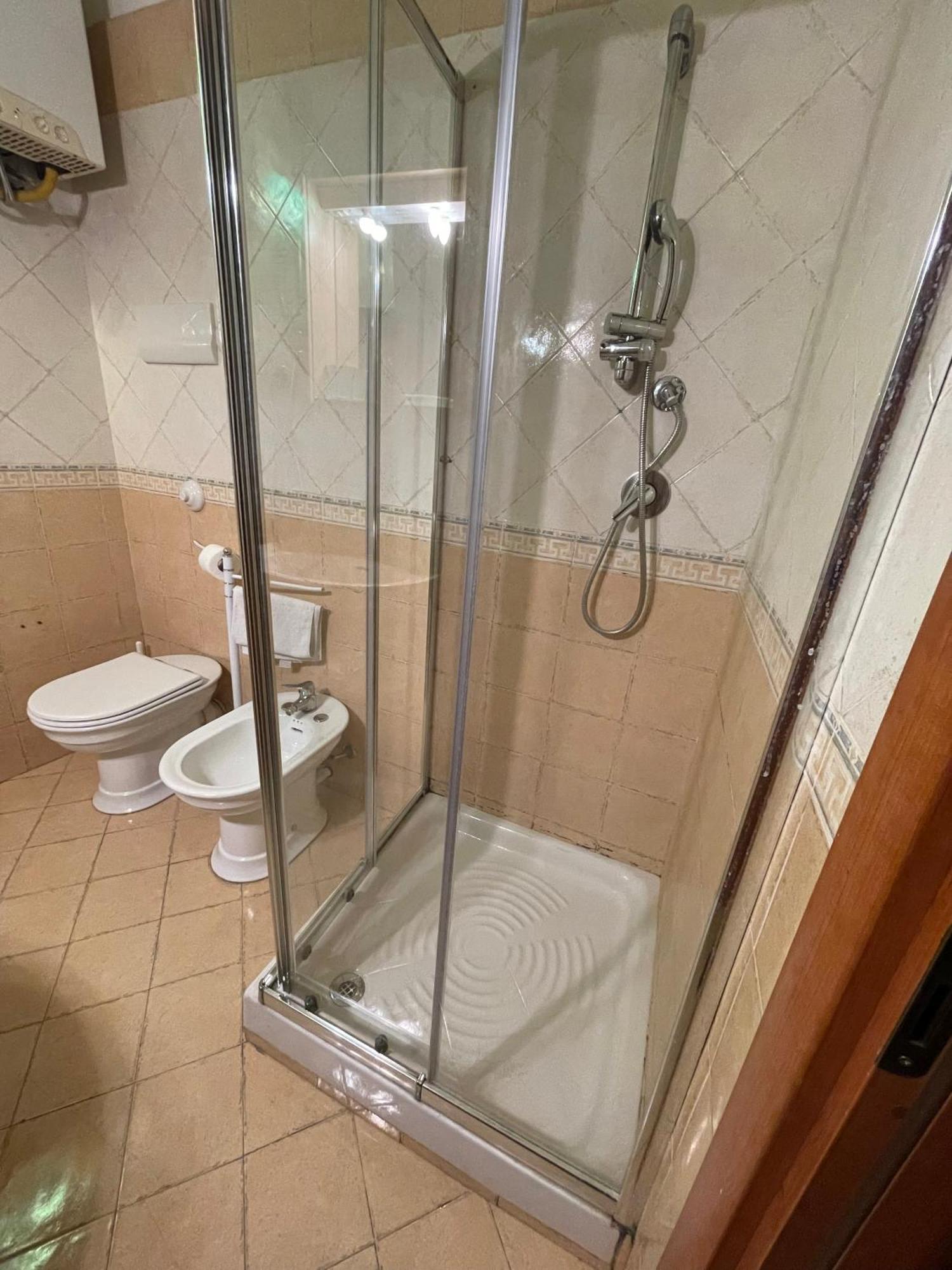 Hola Cathedral House Cadorna Appartement Palermo Buitenkant foto