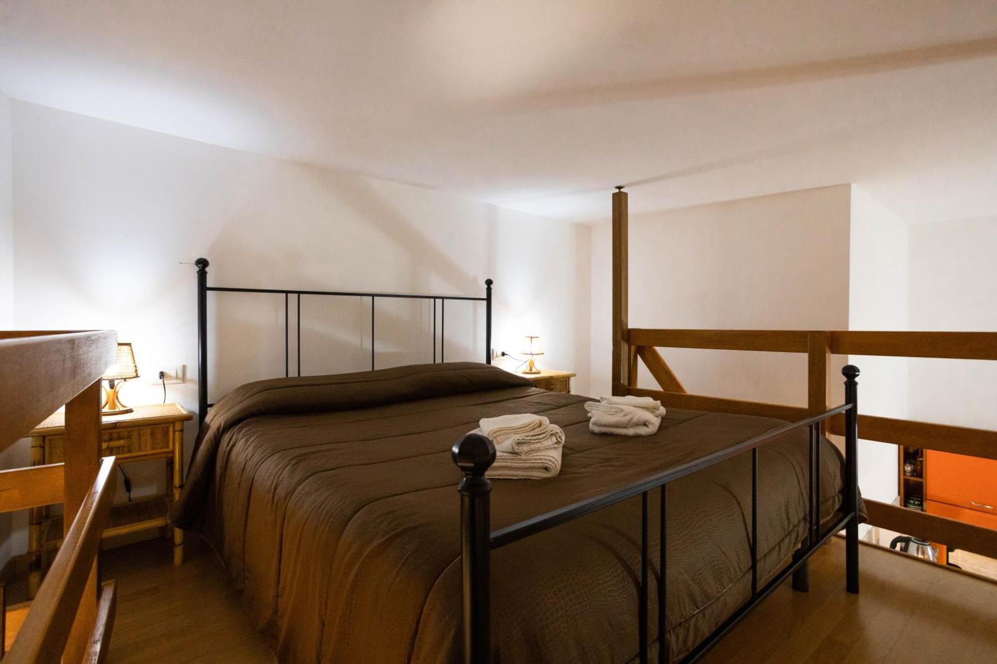 Hola Cathedral House Cadorna Appartement Palermo Buitenkant foto