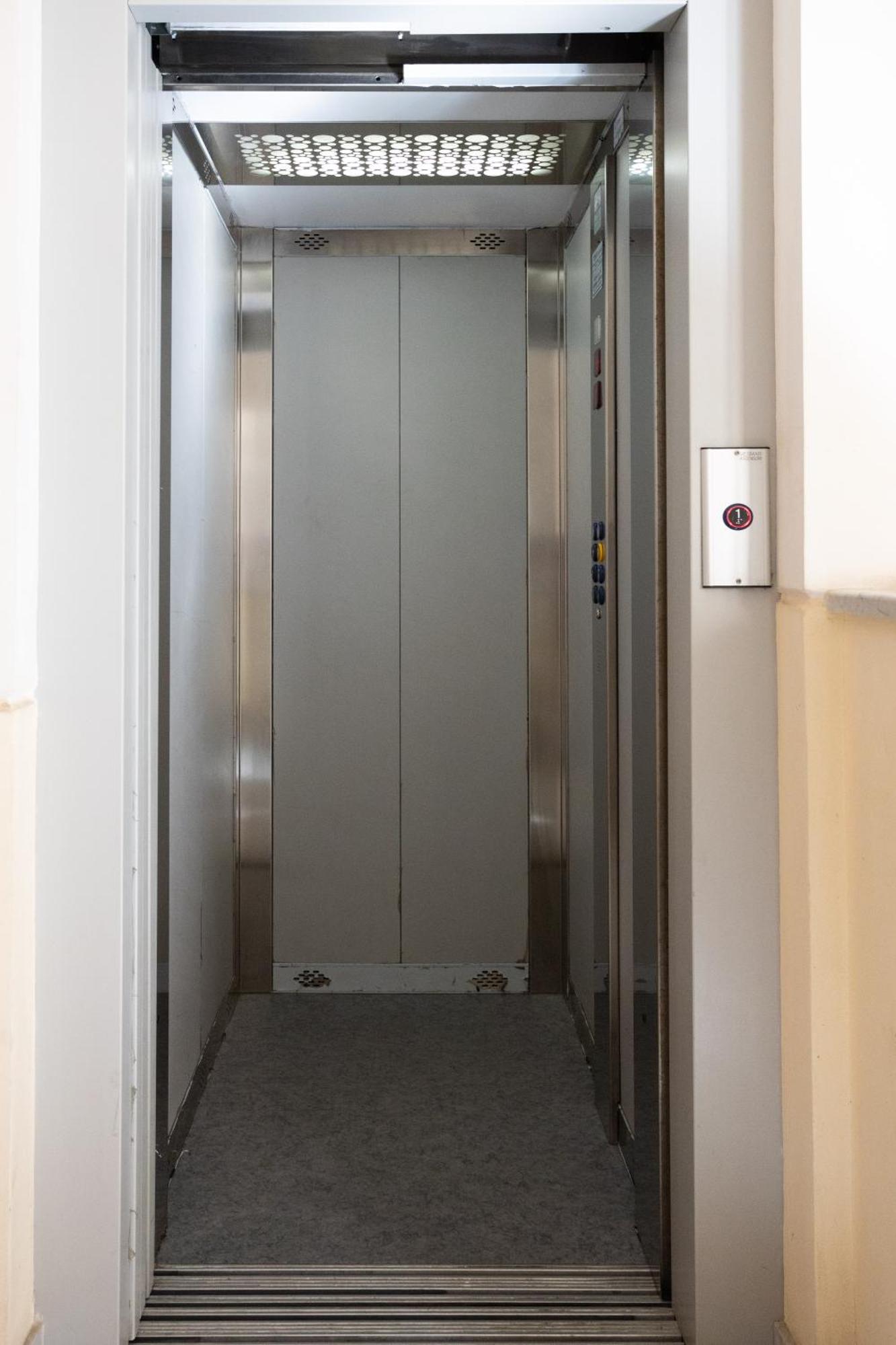 Hola Cathedral House Cadorna Appartement Palermo Buitenkant foto
